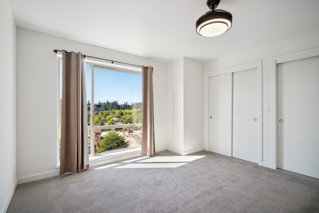 Building Photo - 32730 Hemlock Ave SE