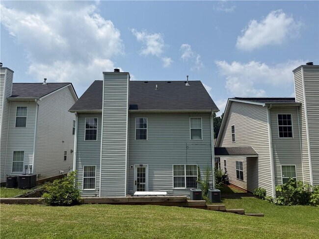 Building Photo - 7544 Winderemere Park