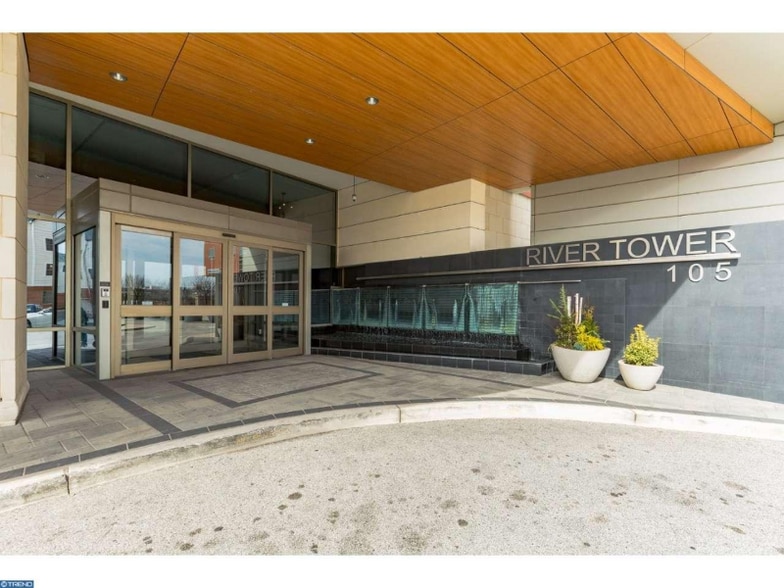 Building Photo - 105 Christina Landing Dr