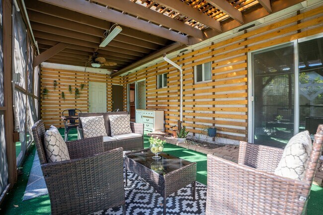 Building Photo - Cozy Zen Retreat Home with 4BD+3BA  Share ...