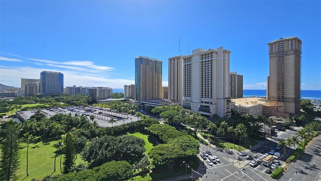 Building Photo - 1910 Ala Moana Blvd