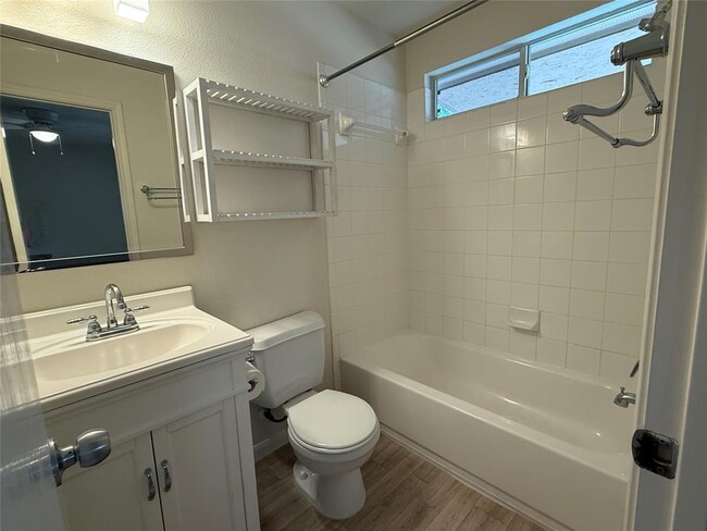 Building Photo - 334 Avalanche Ave