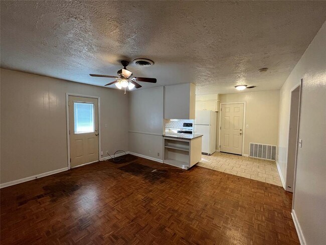 Building Photo - 1508 Southern Heights Ave