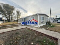 Building Photo - 3bd/2ba Home with a Large Yard - Near Randall Park!