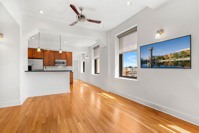 Building Photo - 531 S Gay St