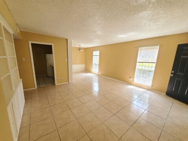 Building Photo - 6410 Del Monte Dr