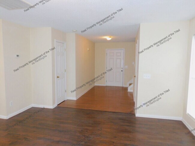Building Photo - 3096 Canterbury Park Dr