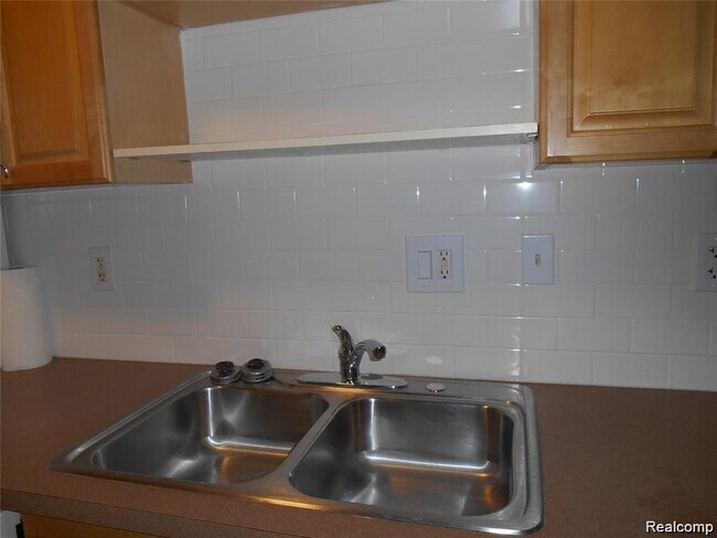 Building Photo - 2130 Wickham St