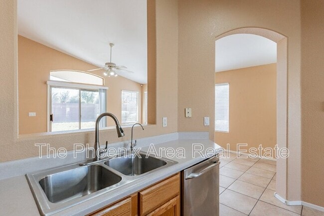 Building Photo - 1261 N Balboa Dr