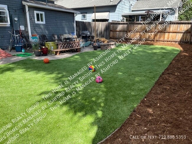 Building Photo - 837 E Willamette Ave