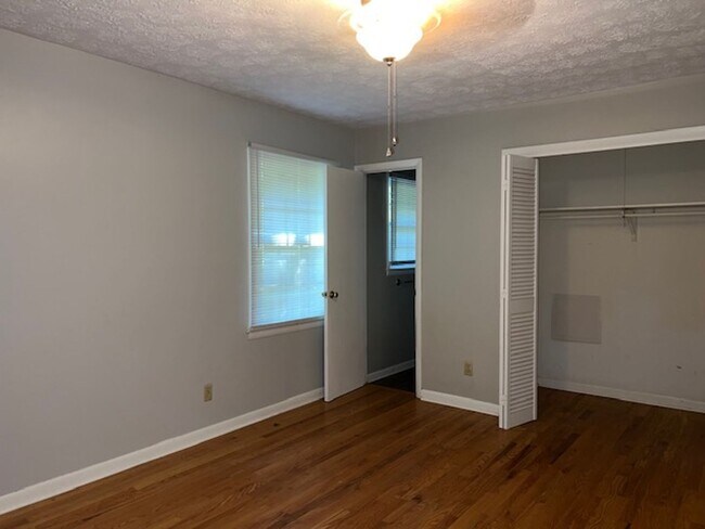 Building Photo - 235 Weatherly Woods Dr