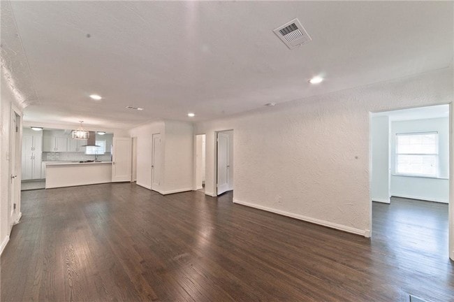 Building Photo - 4422 Emerson Ave