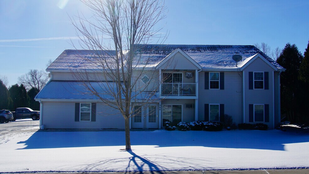 Building from the street view. - 384 Minz Park Cir