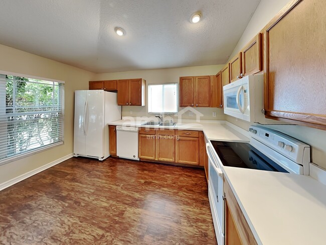 Building Photo - 12822 Lake Vista Dr