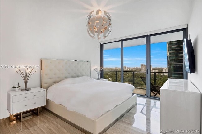 Building Photo - 1451 Brickell Ave