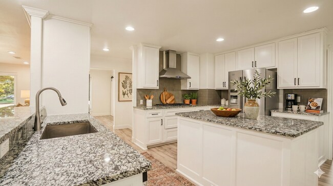 Building Photo - 3855 Crest Cove Cir