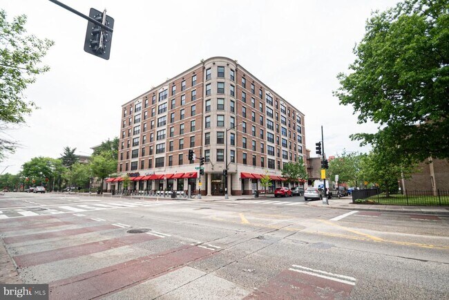 Building Photo - 2750 14th St NW