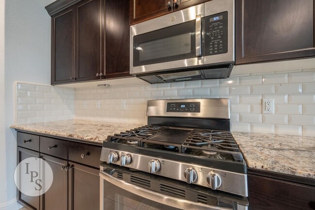 Building Photo - Madera Riverstone Home, 4BR/3BA, Including In-Law Suite, SOLAR, Community Pool, Tons of Community...