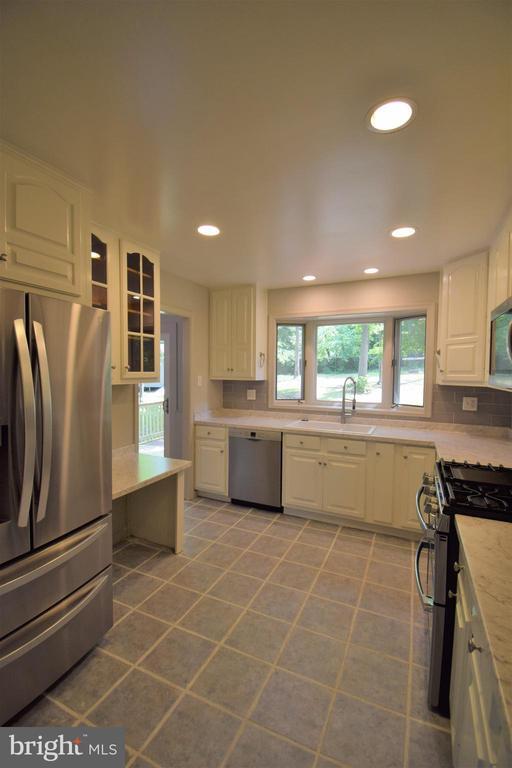 Building Photo - 4517 Kerrybrooke Dr