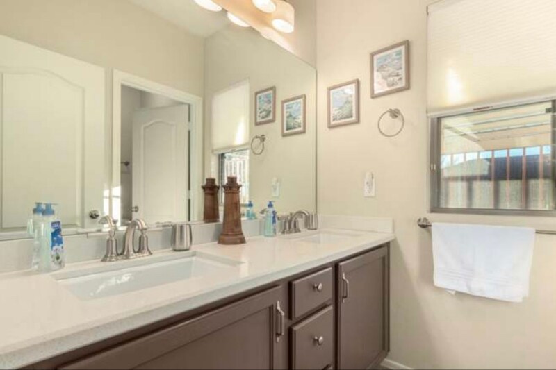 Building Photo - 4274 E Alamo St