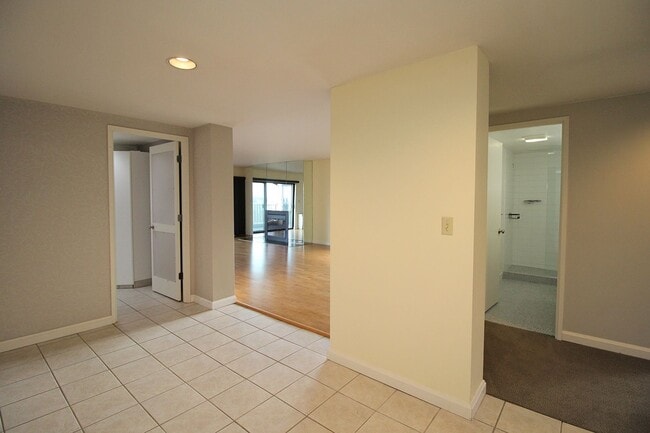 Building Photo - 2309 SW 1st Ave