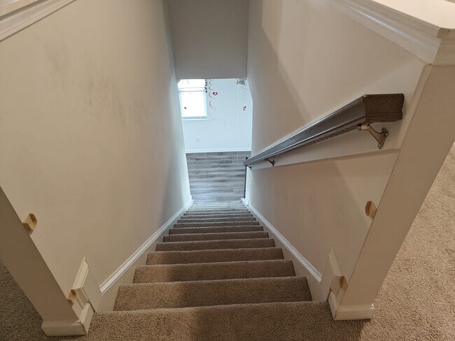 Building Photo - 756 Creekway Dr