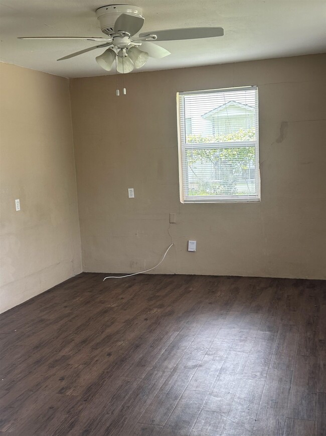 Building Photo - 243 Lovelace Dr