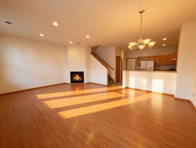 Building Photo - Rare 2bed + Loft Townhome in Maple Grove