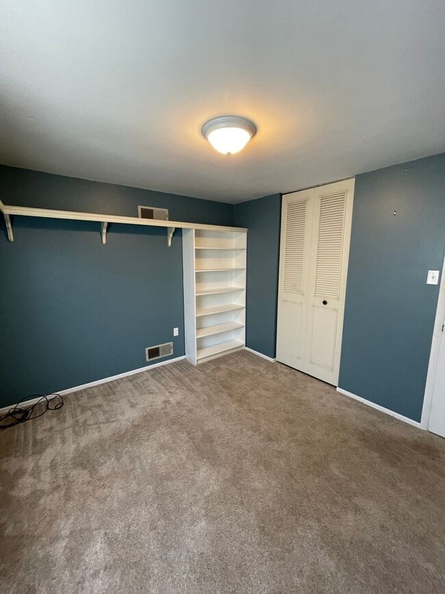 Building Photo - 120 Scottsdale Dr