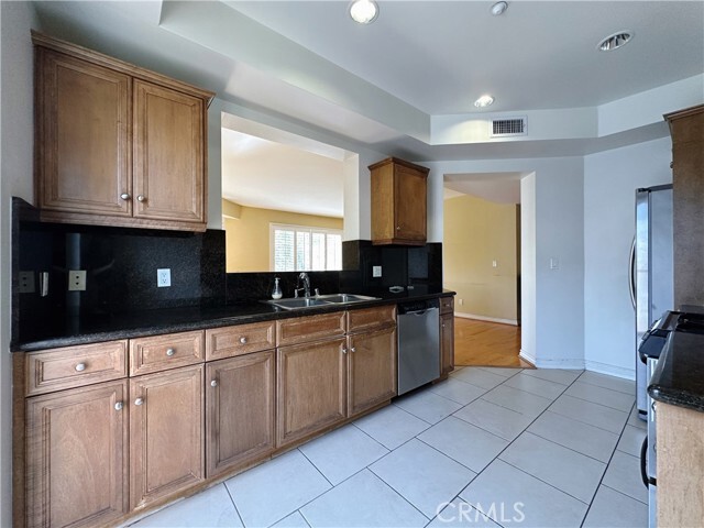 Building Photo - 320 S Willaman Dr