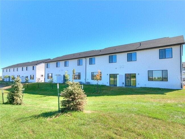 Building Photo - 6942 Bluebell Ct