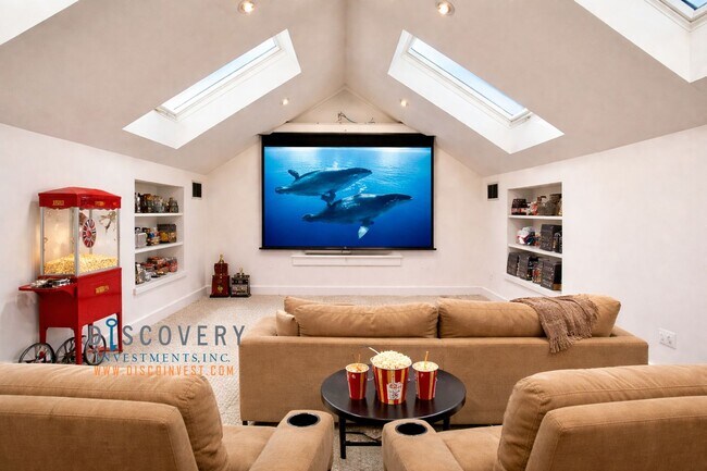 Building Photo - Panoramic Hill Estate with Sweeping Views