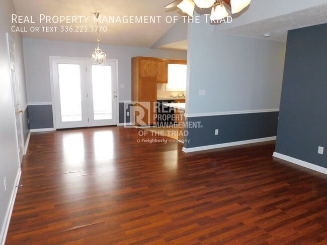 Building Photo - 13 Birchwood Ct