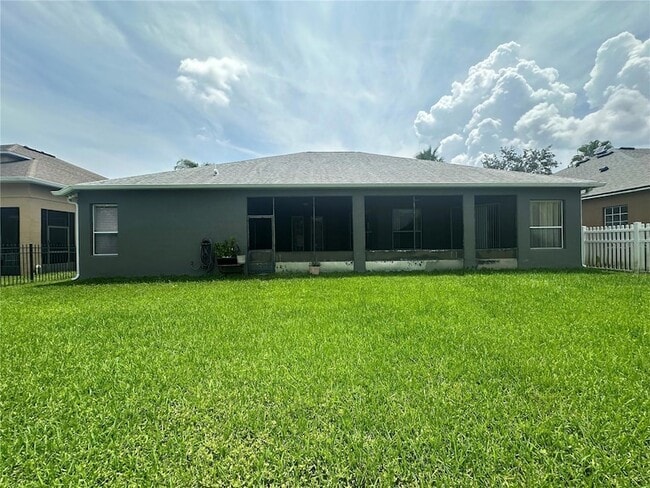 Building Photo - 13448 Summer Rain Dr