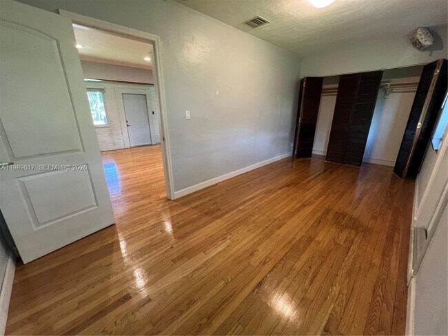 Building Photo - 432 Palmetto Dr