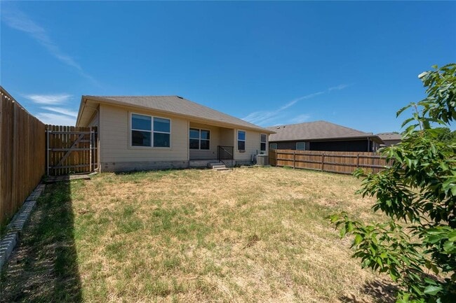 Building Photo - 414 Pentire Way