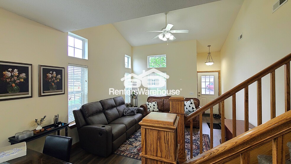 Building Photo - 64 Bridgewater Trail