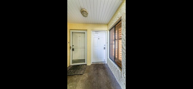 Building Photo - 7310 Sunshine Skyway Ln S