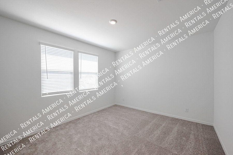 Building Photo - 9344 E Spiral Ave