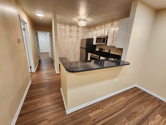 Building Photo - 33 Cypress Ct