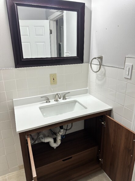 Building Photo - 16 Ashland Ave