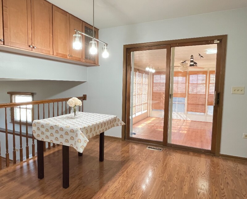 Building Photo - 1689 Apple Valley Rd