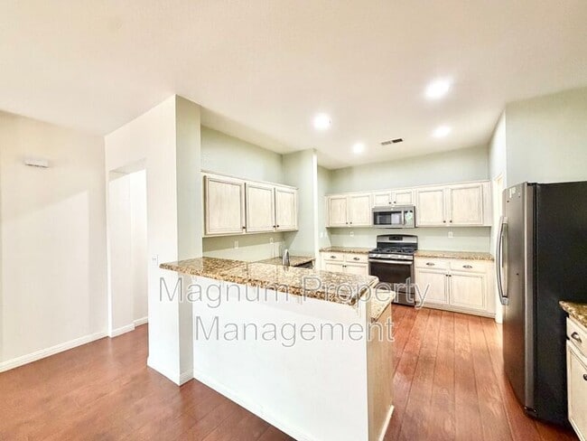 Building Photo - 33205 Gypsum St