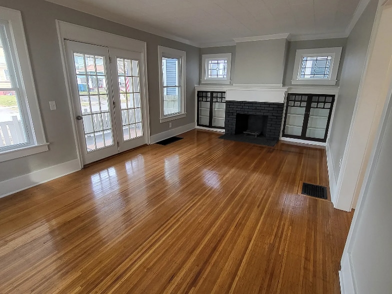 Building Photo - 25 Richland St