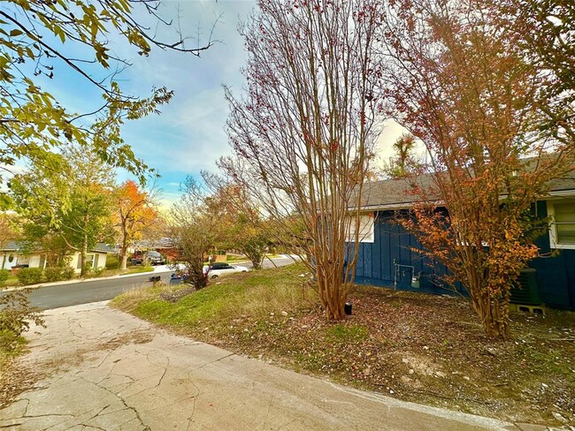 Building Photo - 4302 Scottsdale Rd