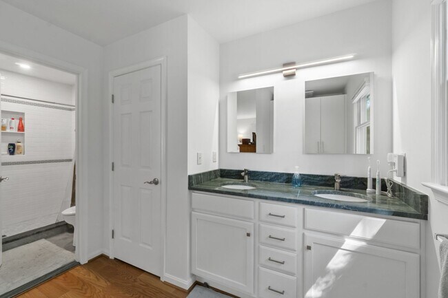Building Photo - Updated home in Heritage Harbour available...