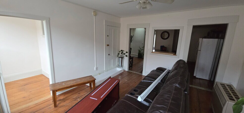 Building Photo - 15 Friendship Rd