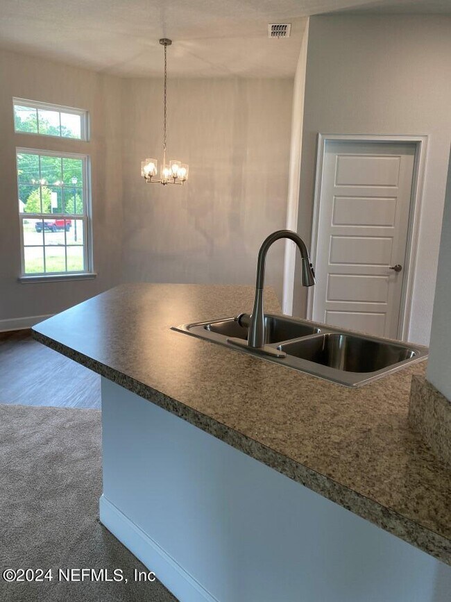 Building Photo - 7294 Gateway Ct