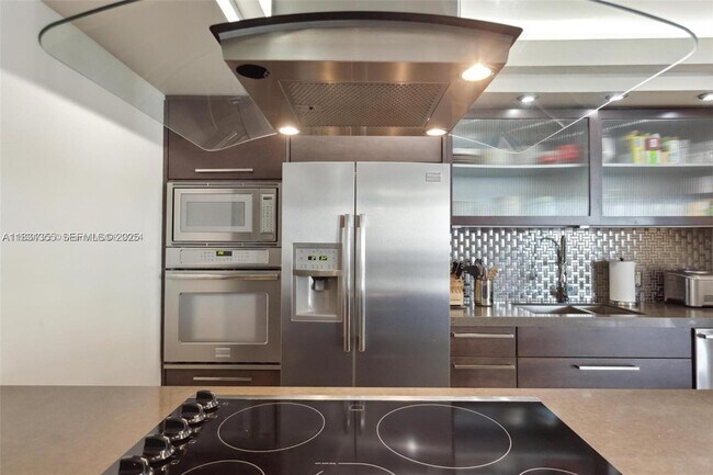 Building Photo - 1800 S Ocean Dr