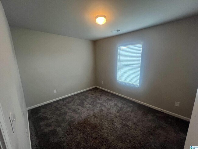 Building Photo - 401 Woodland Trl
